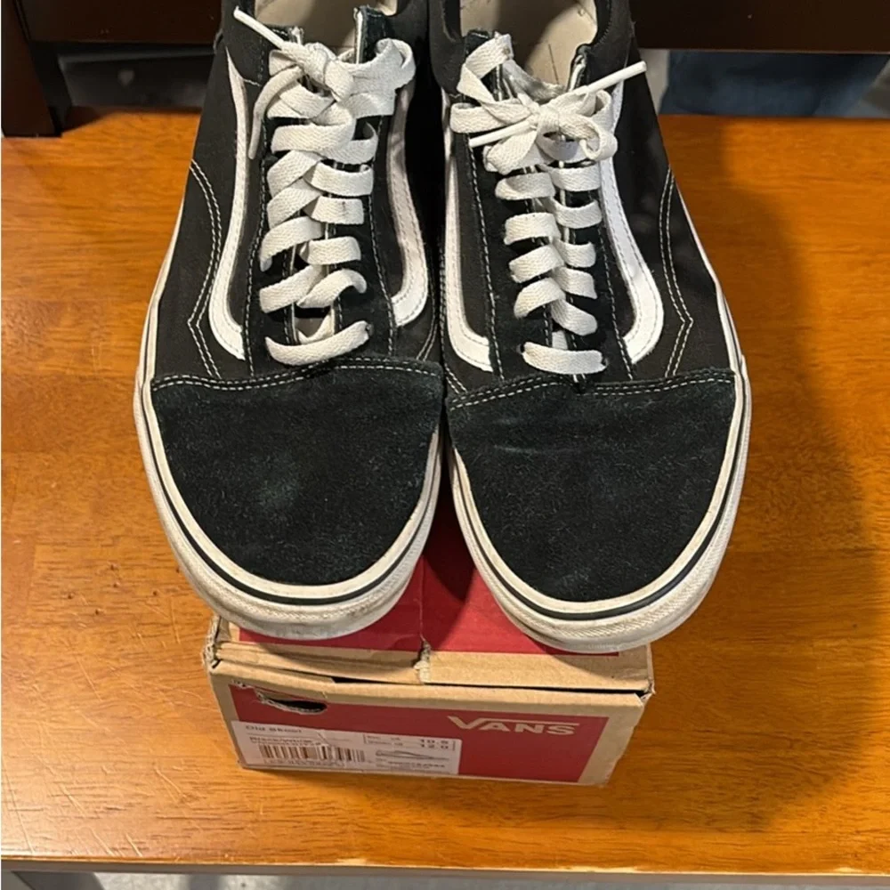 Vans Men's Classic Black and White Sneakers - Picture 2 of 6